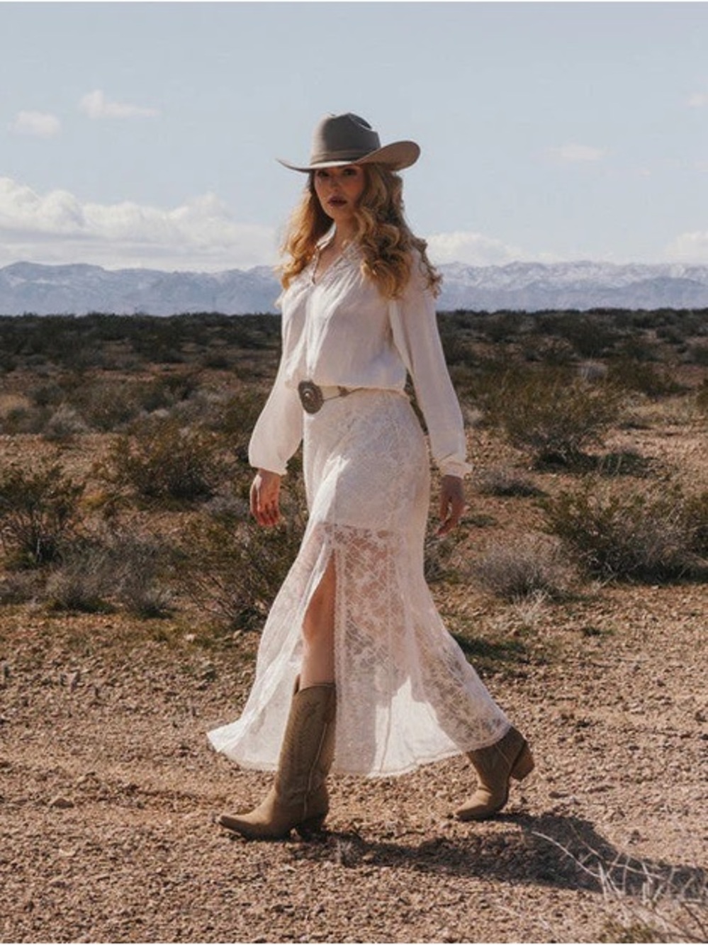 Palomino Horse Lace Skirt in ivory